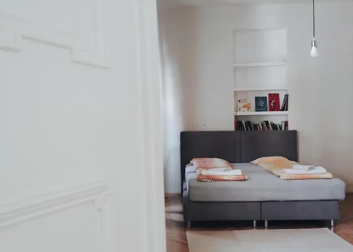 Old Center Family شقة