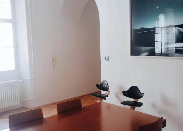 Old Center Family ليوبليانا