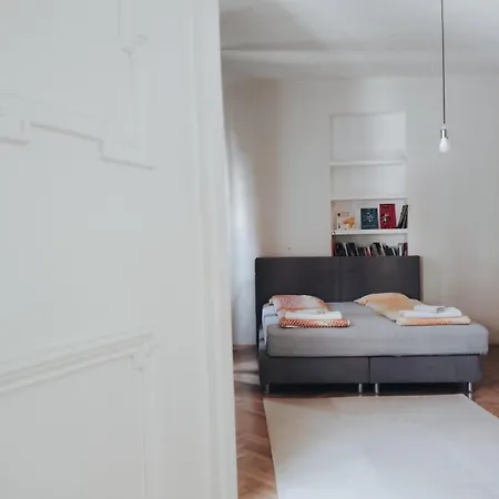 Old Center Family Apartma